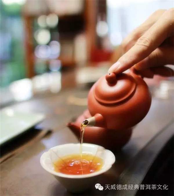 普洱茶冲泡方法的步骤：泡茶之道，静稳缓均