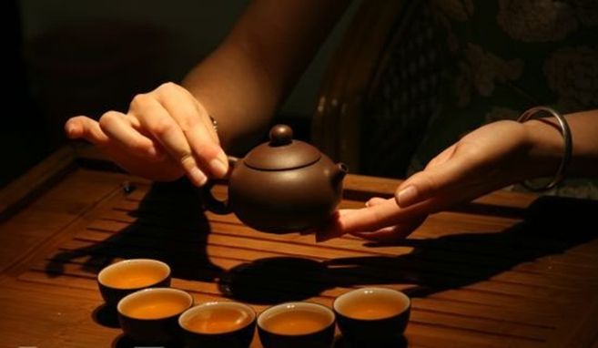 普洱茶的正确醒茶方法：生茶和熟茶，老茶和新茶大有不同