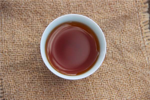 紫砂和紫陶冲泡普洱茶有什么不一样？