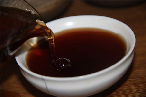 建水紫陶和宜兴紫砂泡普洱茶，口感上有什么区别？（二）