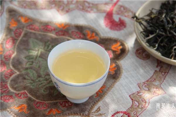 冲泡普洱新茶水温控制在多少比较合适？