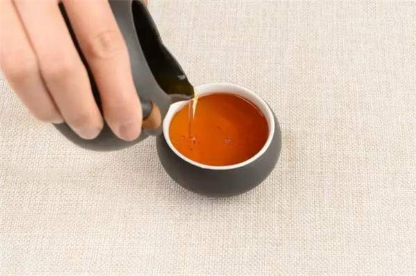 黑茶有什么功效与作用？要注意哪些？
