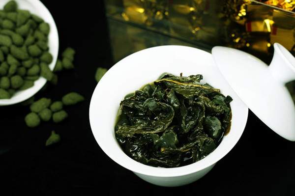 为什么台湾陈年老乌龙茶存放一年就称为“老茶”？