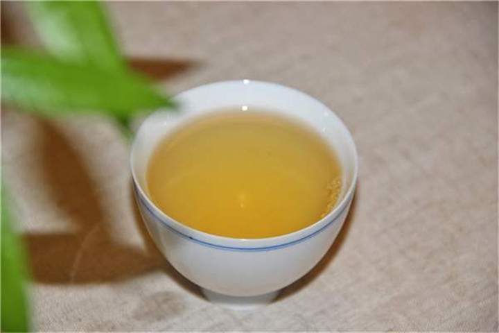 绿茶水能当爽肤水使用吗？