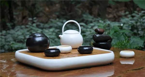 清洁茶具、茶桌的小妙招，让你的茶席焕然一新！