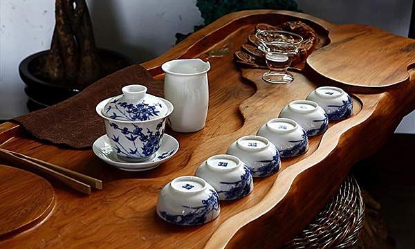 瓷器和陶器有什么区别？分别适合泡什么茶？