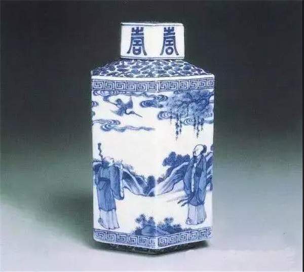 清代皇帝用过的茶具：“青花山水人物六方茶叶罐”（八）