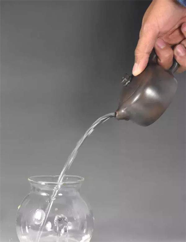 新手购壶指南：新手该怎么选一把称心如意的建水紫陶壶？