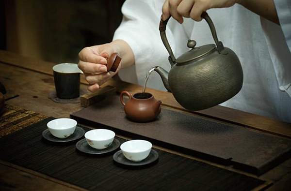 老杨说茶：如何挑选茶具，什么样的茶器才是好茶具？