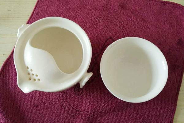 教你巧妙除陶瓷茶杯的茶垢