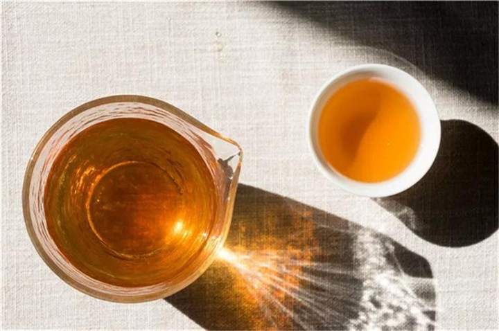 金银花茶：清热解毒、疏利咽喉