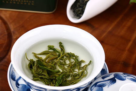 天台翠峰的功效与作用你喜欢喝天台翠峰茶吗？