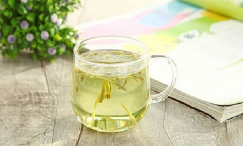 每天八杯花草茶帮你减肥排毒