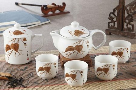 怎么区别陶瓷茶具陶瓷茶具怎么保养？