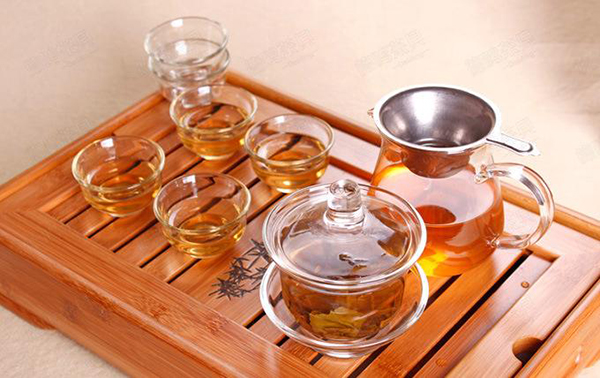玻璃茶具怎么清洗才能恢复如新玻璃茶具多久要更换一次