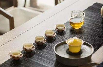 凤凰单枞茶采摘要求凤凰单枞茶是怎样制作的？