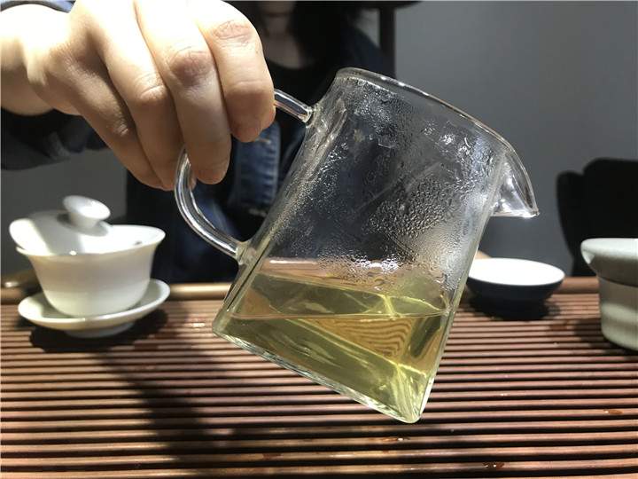 马邓古树茶为人称道的那些茶品特点，这款2018年古树晒青茶都有