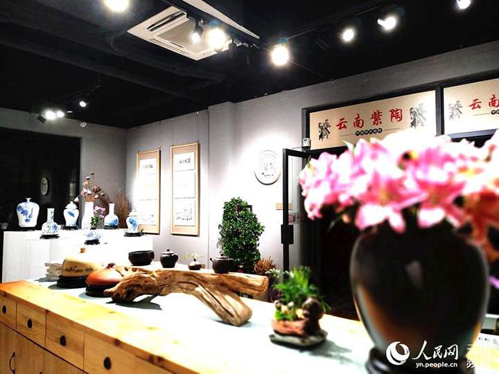 云南陶在“千年瓷都”景德镇受宠，“凤凰印”计划2年开50家连锁店