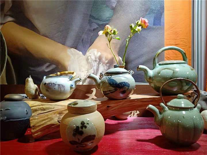 普洱茶盛宴：2018昆明茶博会第一天
