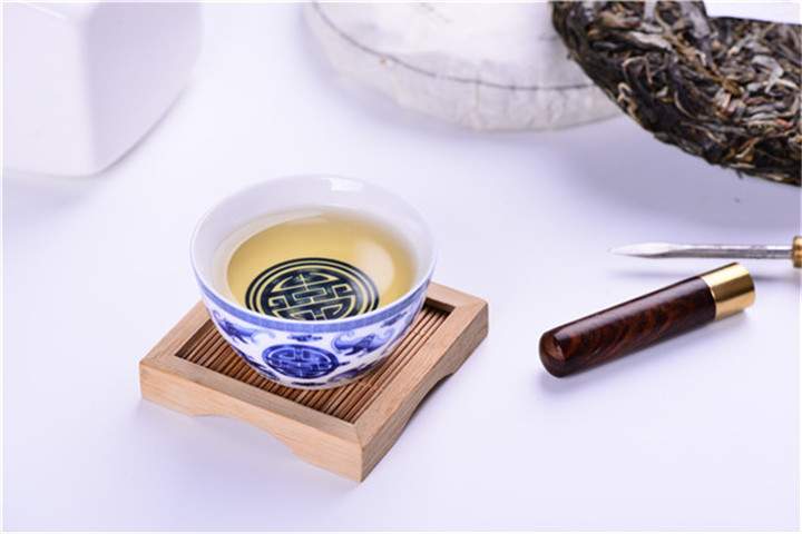 新晋的网红茶叶品牌小罐茶遭遇滑铁卢，恰恰栽在罐子上