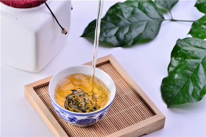 2018广州茶博会：吸睛虽有天价茶，跑量仍需靠口粮