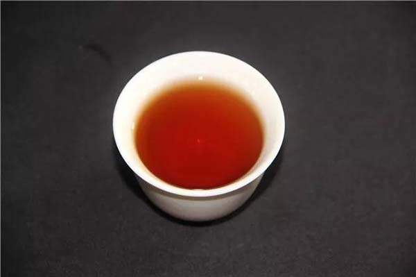 当古树熟茶与传统熟茶相遇，较真起来孰优孰劣？