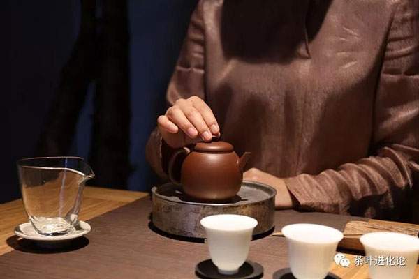做一个有姿态的茶艺师：温和而坚定