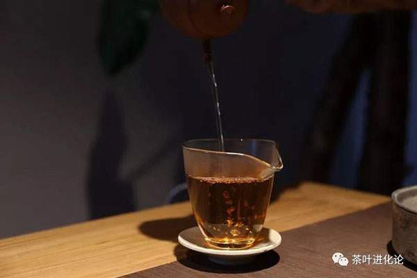 做一个有姿态的茶艺师：温和而坚定