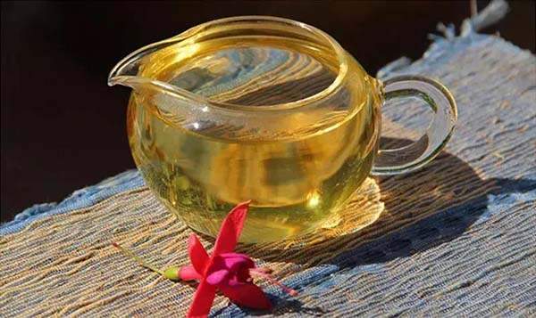 “茶饮”品牌火速崛起，我们如何改造传统中国茶？