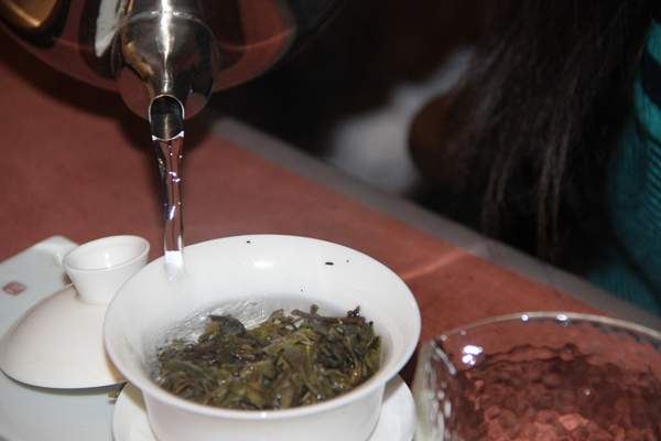 “吃曼松看倚邦”：解读无愧于“皇家的味道”曼松贡茶