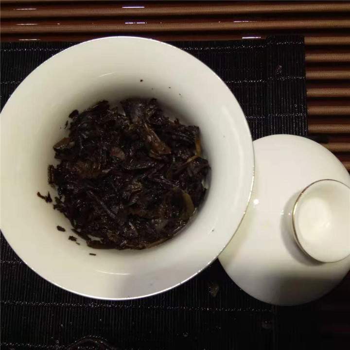 碧禧茶庄2014年景迈古树普洱熟茶：茶汤油润醇滑，稻香浓郁