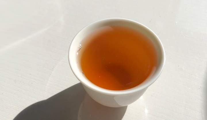 2006年中茶8881布朗极品普洱生茶：“五味杂陈”，最难忘是参香味