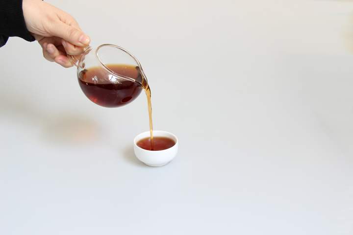 2018中茶甘纯普洱熟茶：稻香馥郁，香甜润滑，浓厚稠密纯度高