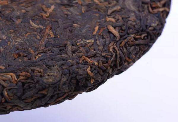 2016国艳韵味雅然熟茶：香气层次丰富，茶汤温润柔和