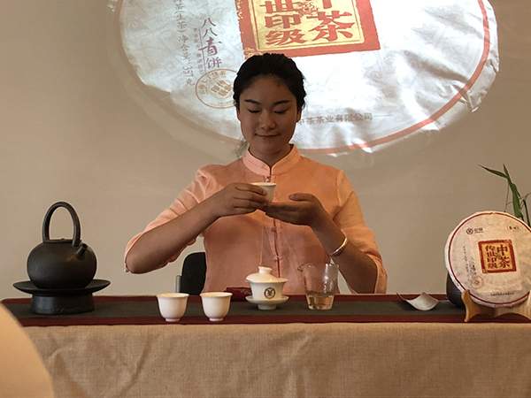 十块到十万的传奇，中茶推出传世印级2018八八青饼