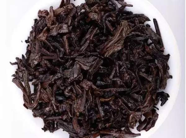 2015中茶勐蛮传奇：一款香气纯正、滋味甜醇的普洱熟茶