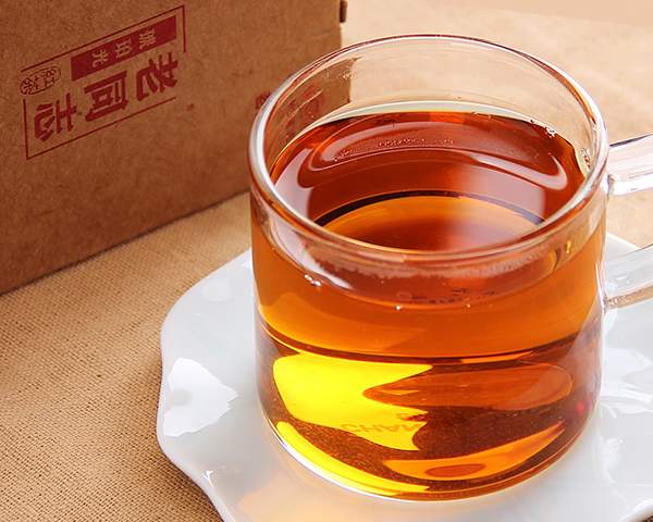 2017年老同志“琥珀光红茶”滇红茶50g/盒