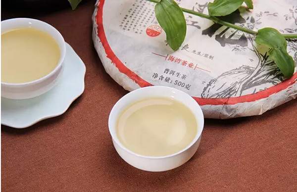 老同志2017年“猛龙过江”普洱生茶500g/饼