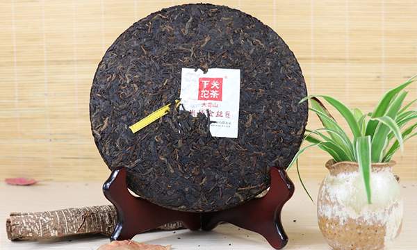 2017下关沱茶“大雪山尚品金丝饼”普洱熟茶357克/饼