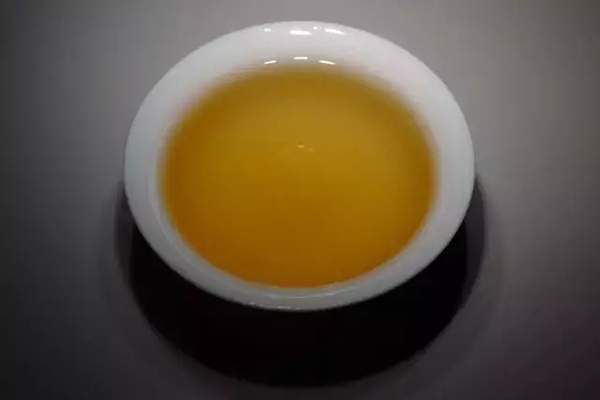 品鉴｜印级传奇：2010年上海世博中茶甲级蓝印生茶
