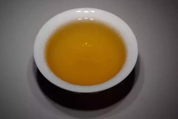 品鉴｜印级传奇：2010年上海世博中茶甲级蓝印生茶
