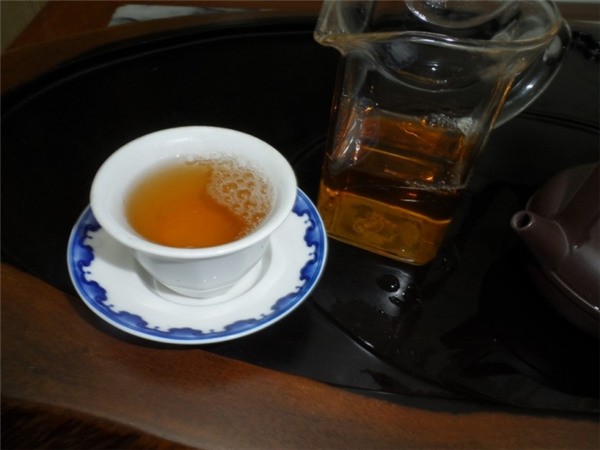 2010年澜沧古茶“乔木银沱”开汤