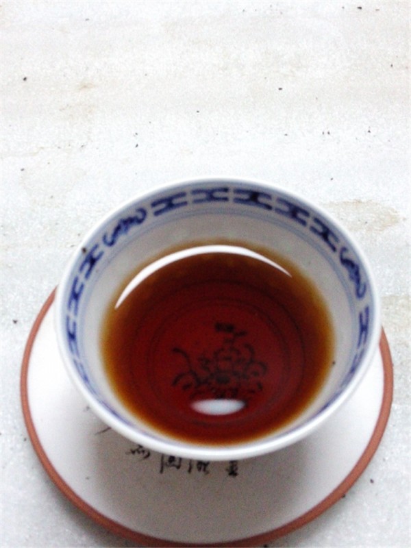 2010年中茶7581熟砖开汤品鉴