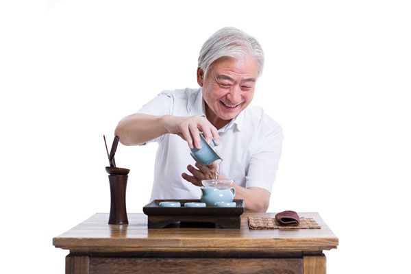 老年人适合喝普洱茶吗？