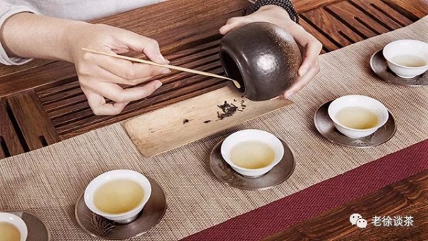 用合理的价格购买普洱生茶的技巧！