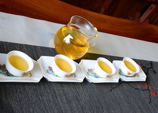 如何用实惠的价格挑选好的云南古树普洱茶？