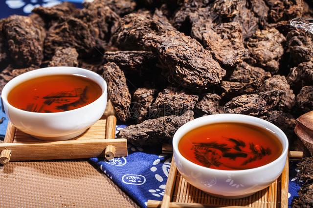 云南普洱人是怎么样保存普洱茶的？