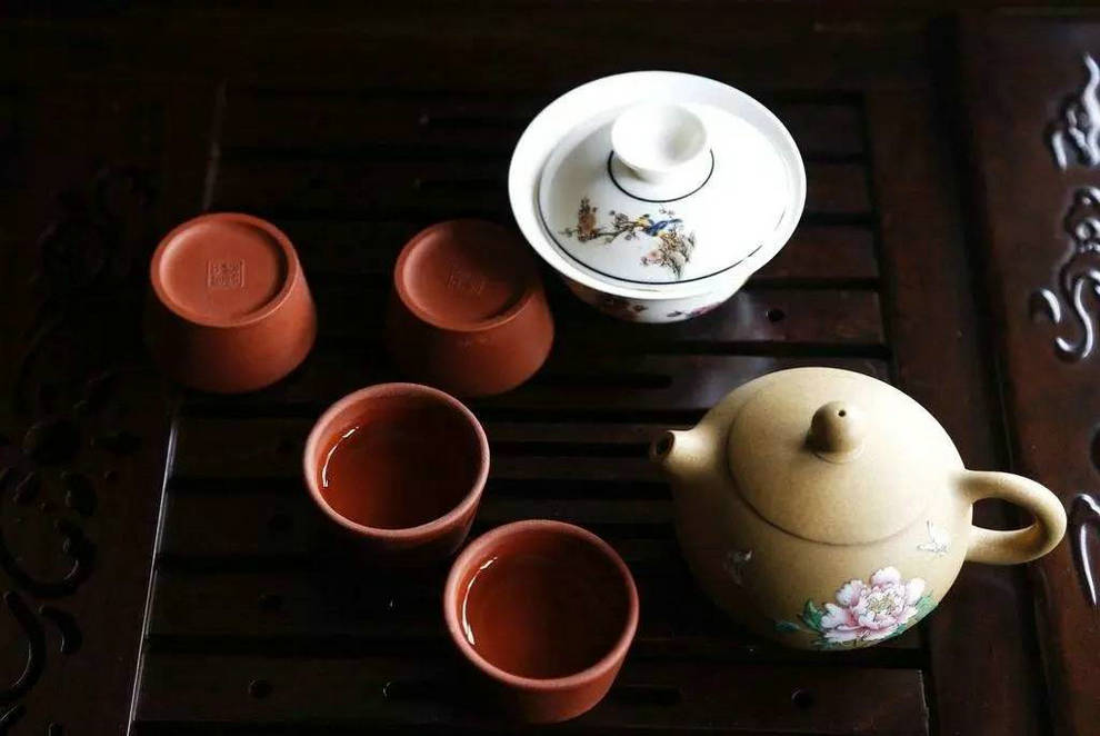在泡茶的时候不知你有没有注意到紫砂壶的变化？