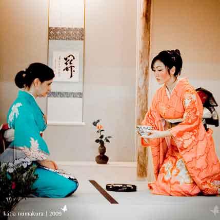 日本茶道成为修炼精神和交际礼法之道