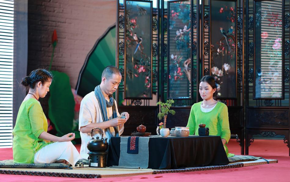 中华茶道的四要素环境、礼法、茶艺、修行